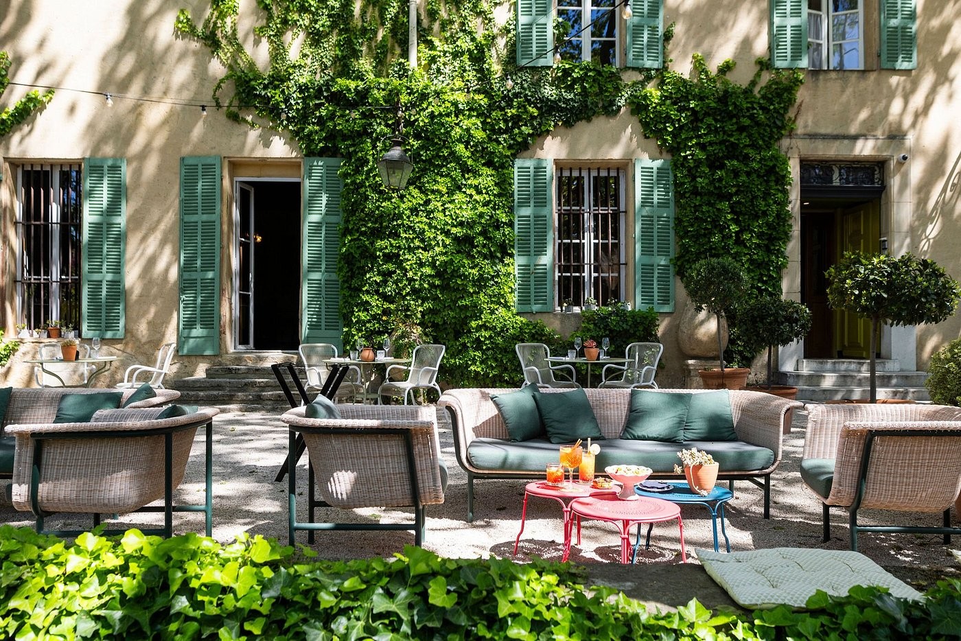 Garden terrace of Relais de la Magdeleine